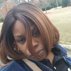 Meet your Posher, Larae